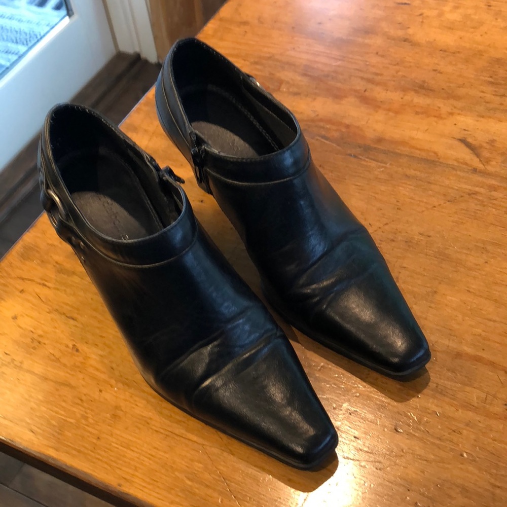 Liz Claiborne boot shoes